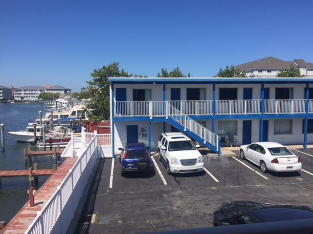Islander Motel